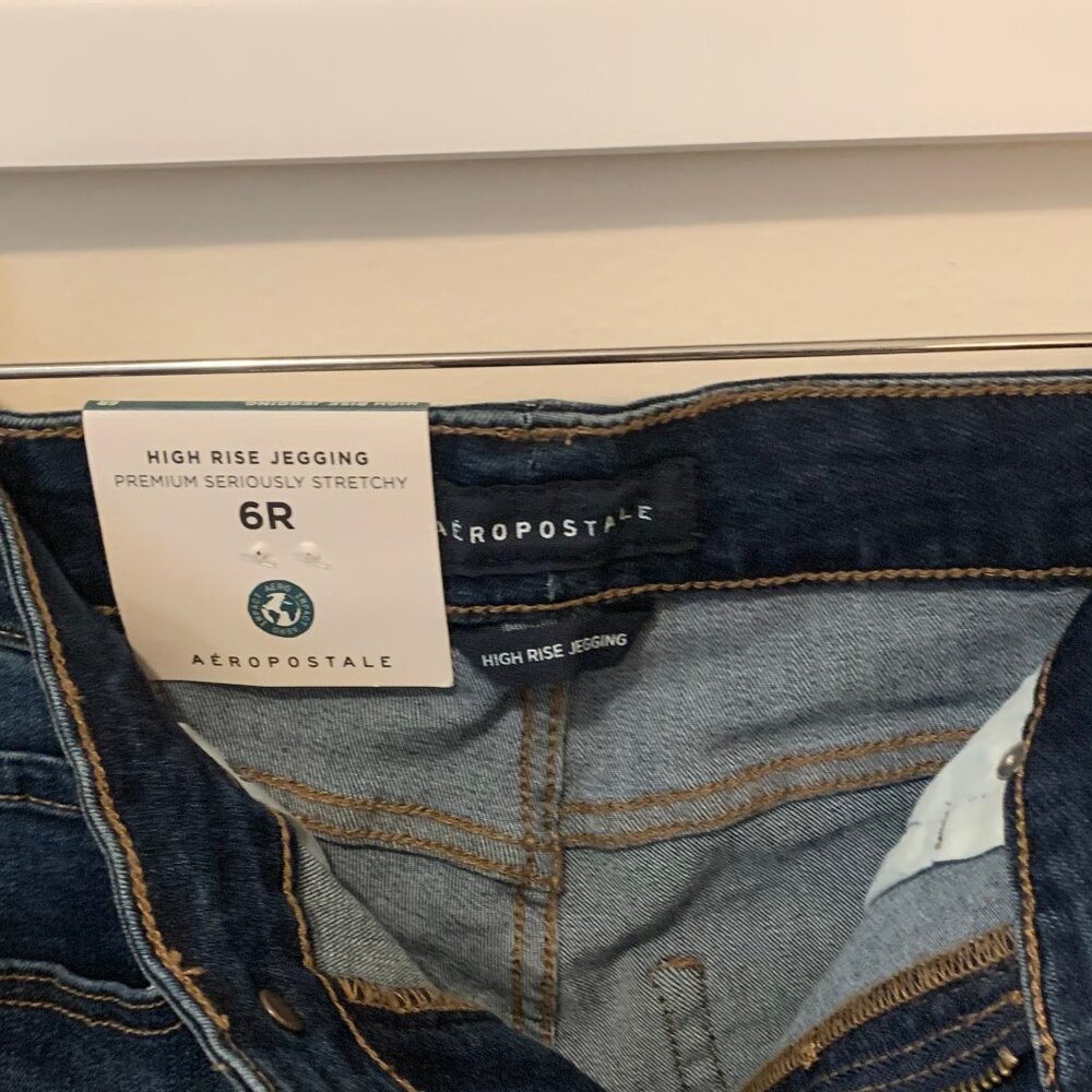 Brand New w/tag Aeropostale High Rise Dark Wash Jeggings(6R) - Picture 2 of 4